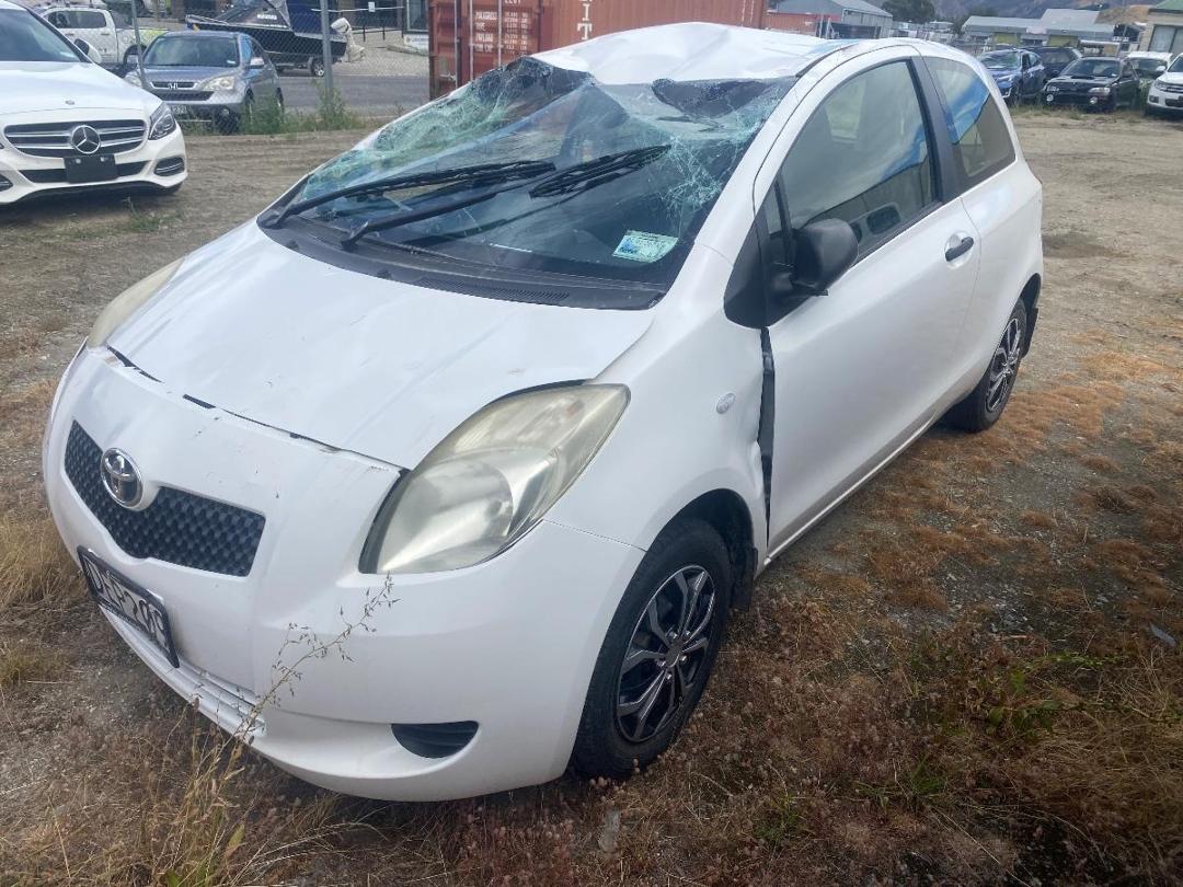 Photo '2' of Toyota Yaris Photo '2' of Toyota Yaris