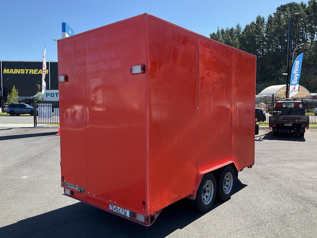 Photo '10' of Trailer Demo Box Body - Tandem