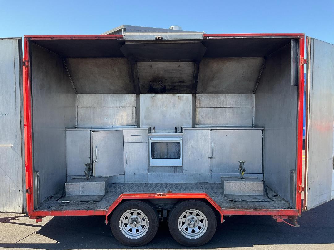 Photo '11' of Trailer Demo Box Body - Tandem