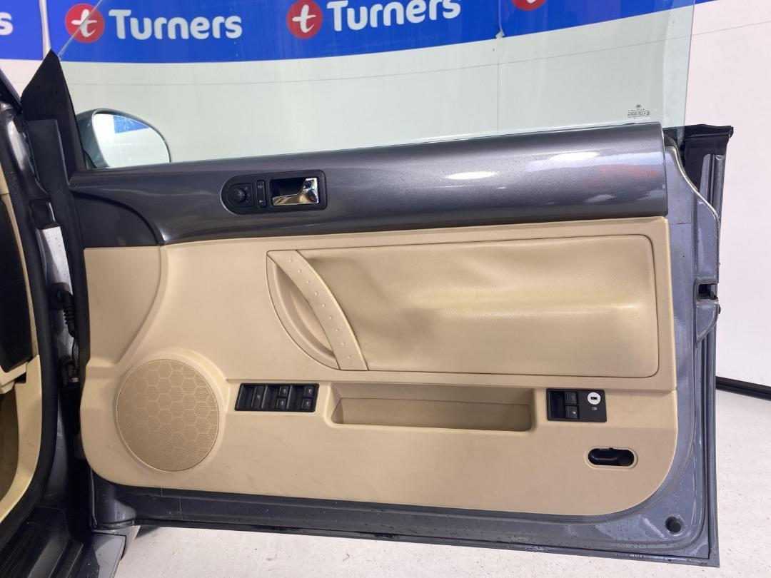 Photo '15' of Volkswagen Beetle Photo '15' of Volkswagen Beetle