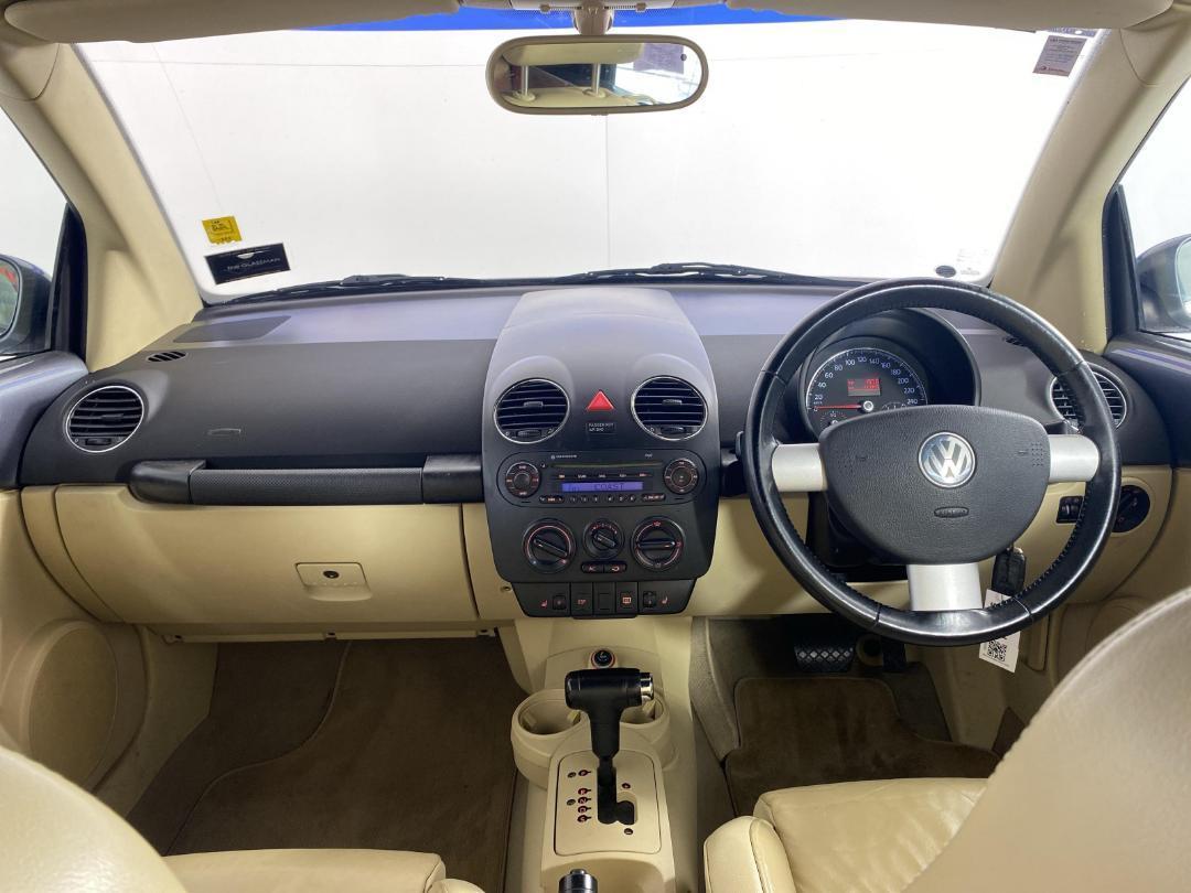 Photo '17' of Volkswagen Beetle Photo '17' of Volkswagen Beetle