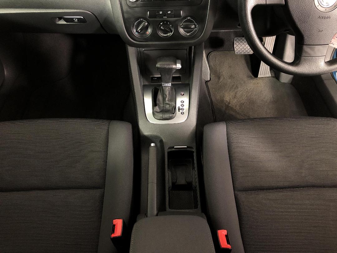 Photo '18' of Volkswagen Golf