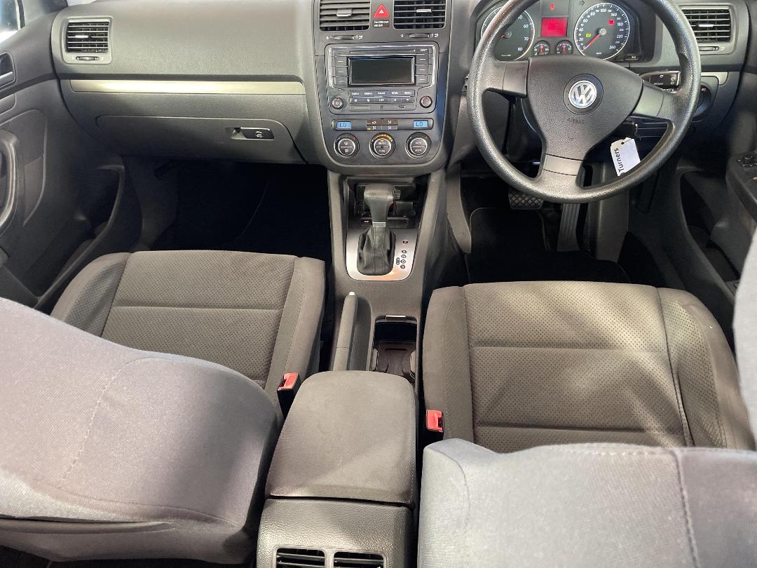 Photo '18' of Volkswagen Golf