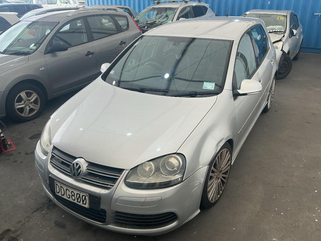 Photo '5' of Volkswagen Golf R32 V6 4M