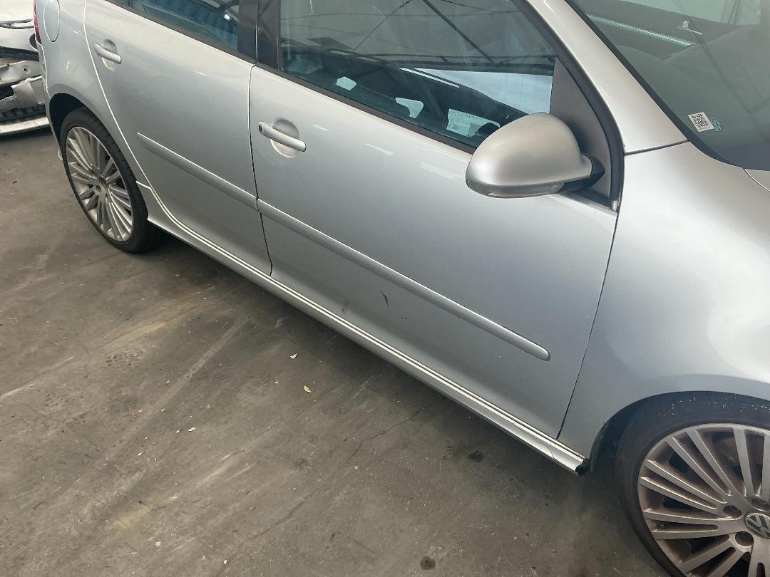 Photo '3' of Volkswagen Golf R32 V6 4M