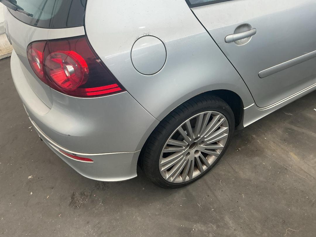 Photo '12' of Volkswagen Golf R32 V6 4M