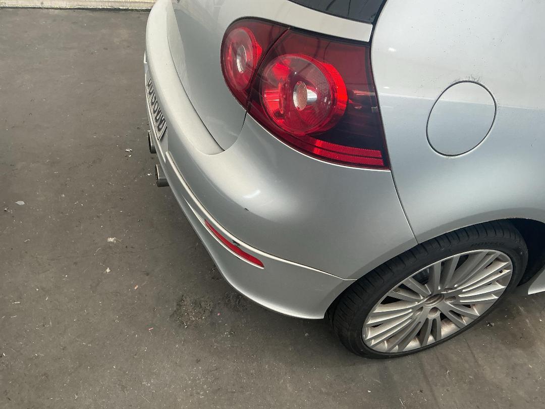 Photo '13' of Volkswagen Golf R32 V6 4M