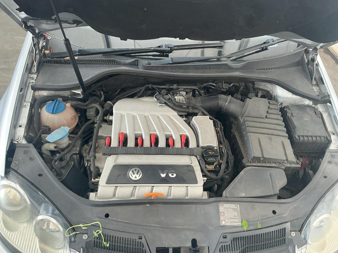 Photo '15' of Volkswagen Golf R32 V6 4M