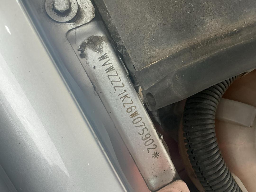 Photo '16' of Volkswagen Golf R32 V6 4M