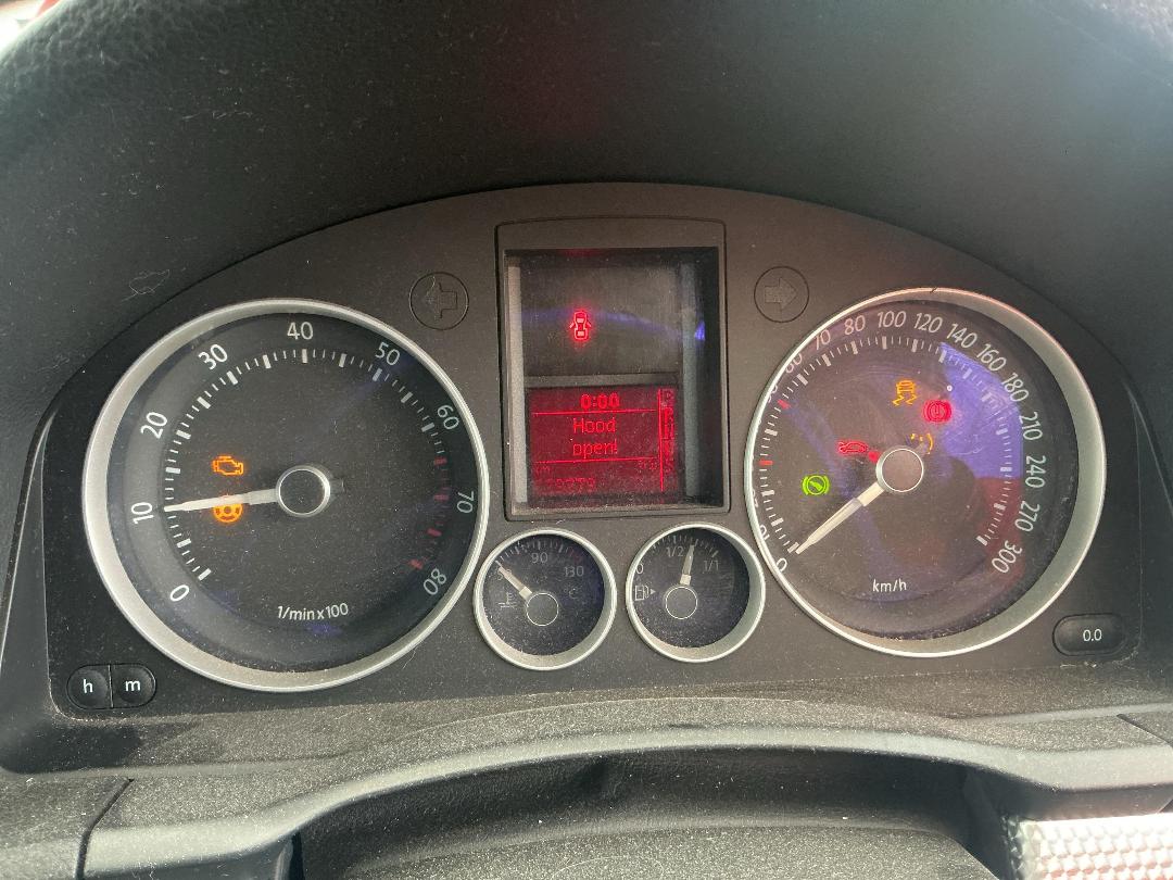 Photo '17' of Volkswagen Golf R32 V6 4M