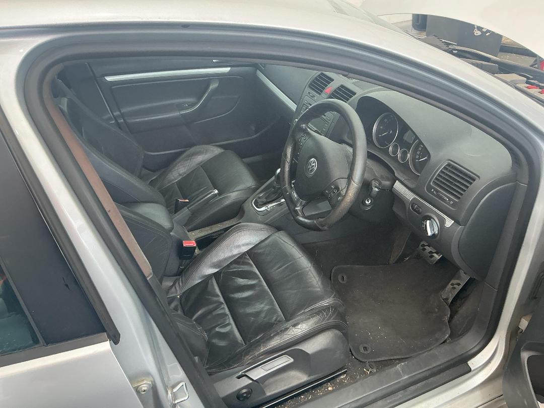 Photo '19' of Volkswagen Golf R32 V6 4M