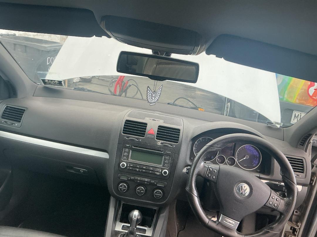 Photo '21' of Volkswagen Golf R32 V6 4M