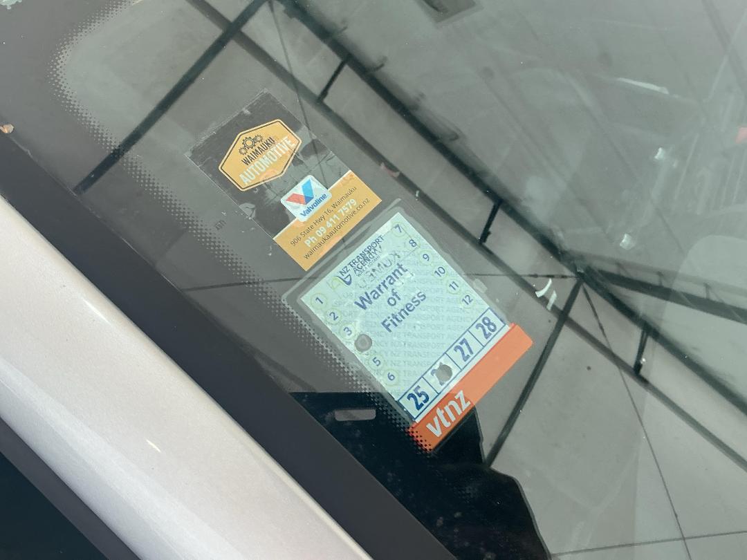 Photo '22' of Volkswagen Golf R32 V6 4M