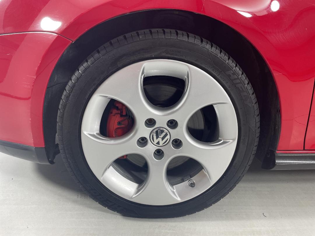 Photo '10' of Volkswagen Golf