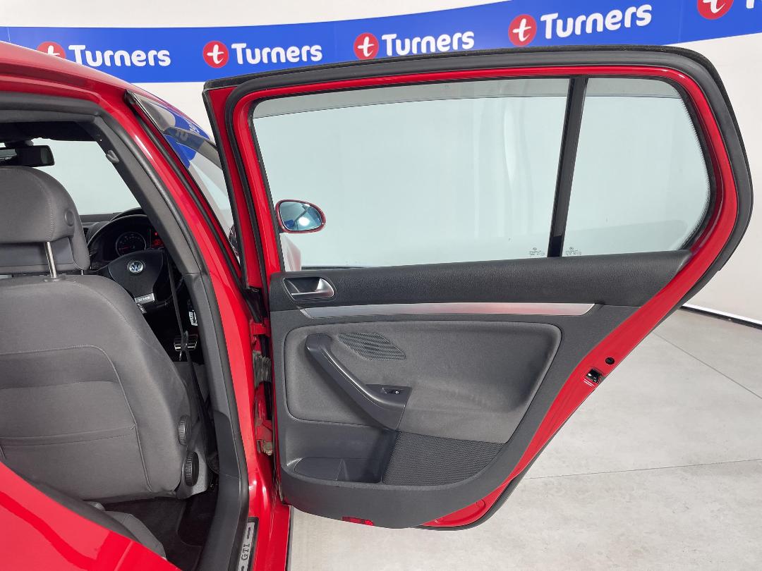 Photo '19' of Volkswagen Golf