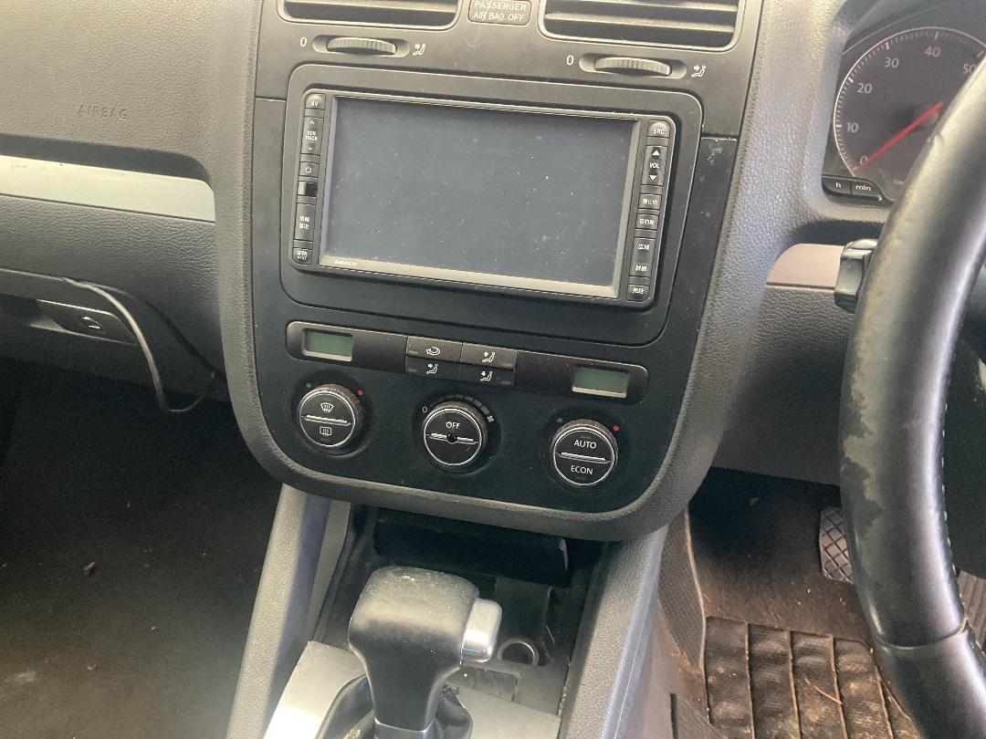 Photo '34' of Volkswagen Golf Photo '34' of Volkswagen Golf