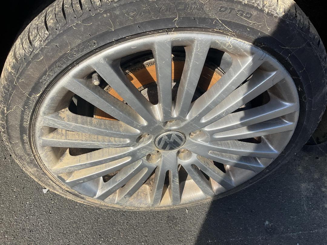 Photo '6' of Volkswagen Golf R32 V6 4M