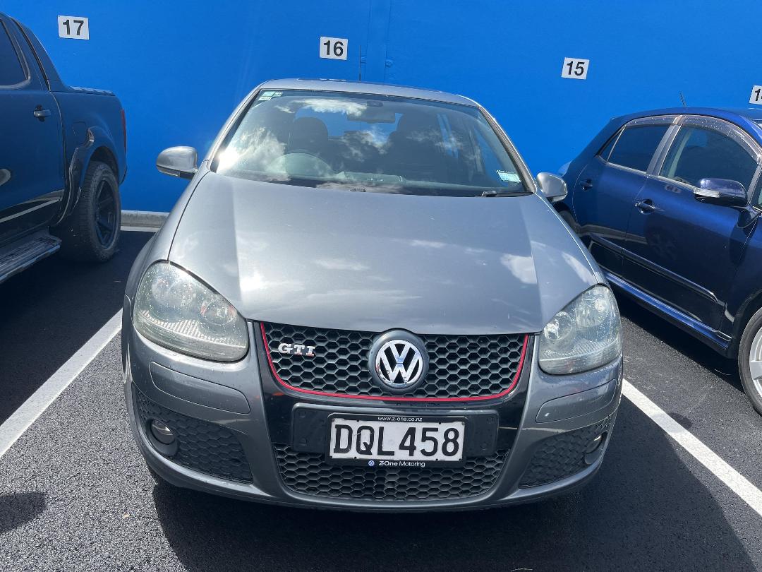 Photo '2' of Volkswagen Golf T GTI