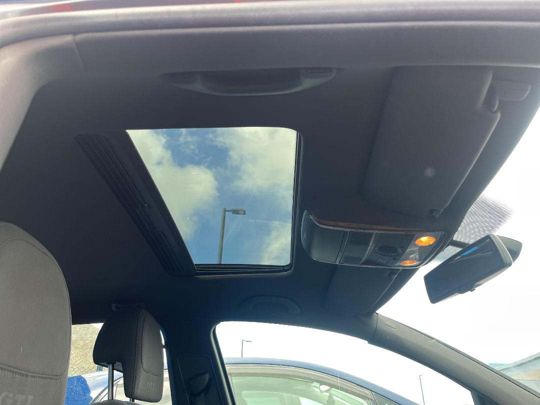 Photo '18' of Volkswagen Golf T GTI