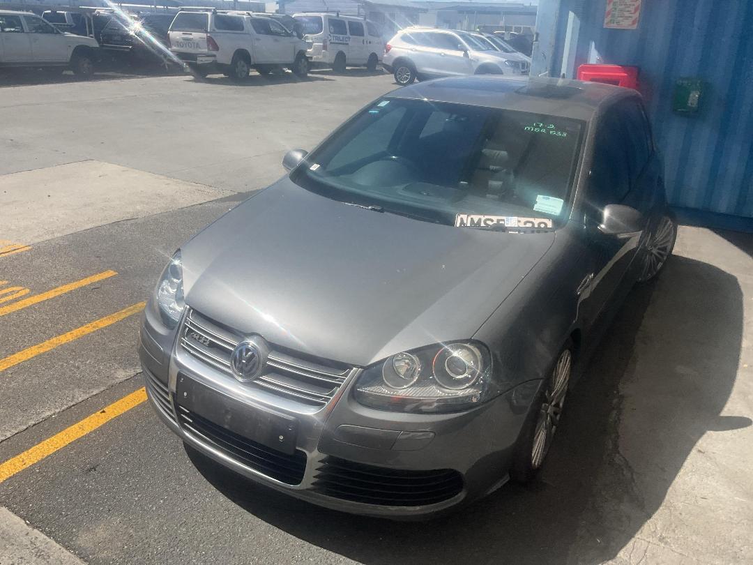 Photo '5' of Volkswagen Golf R32 V6 4M