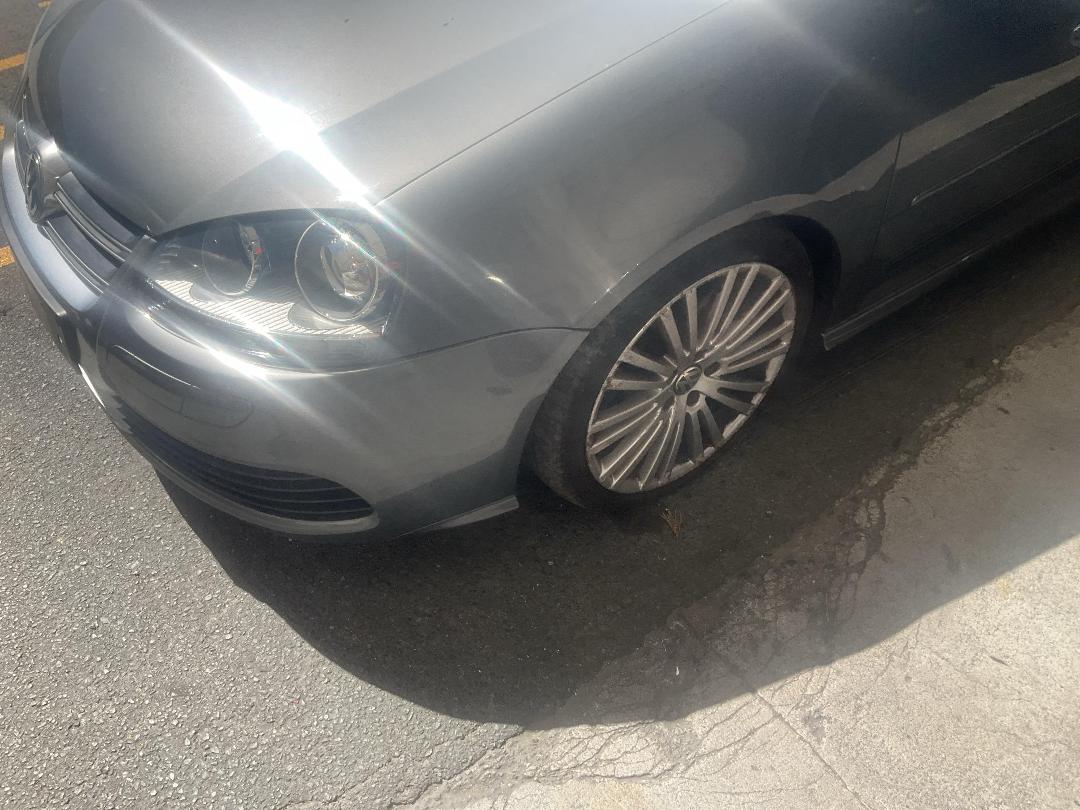 Photo '6' of Volkswagen Golf R32 V6 4M