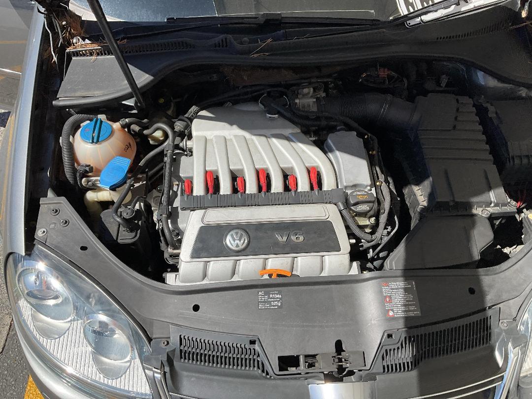 Photo '16' of Volkswagen Golf R32 V6 4M