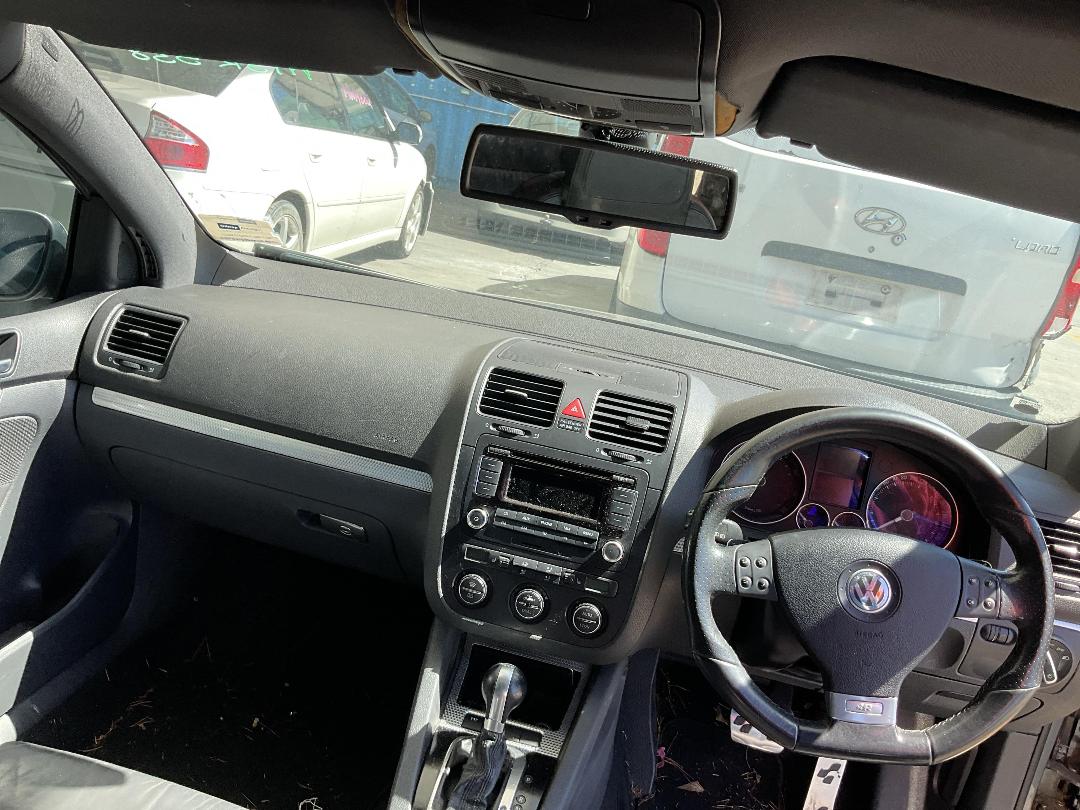 Photo '24' of Volkswagen Golf R32 V6 4M