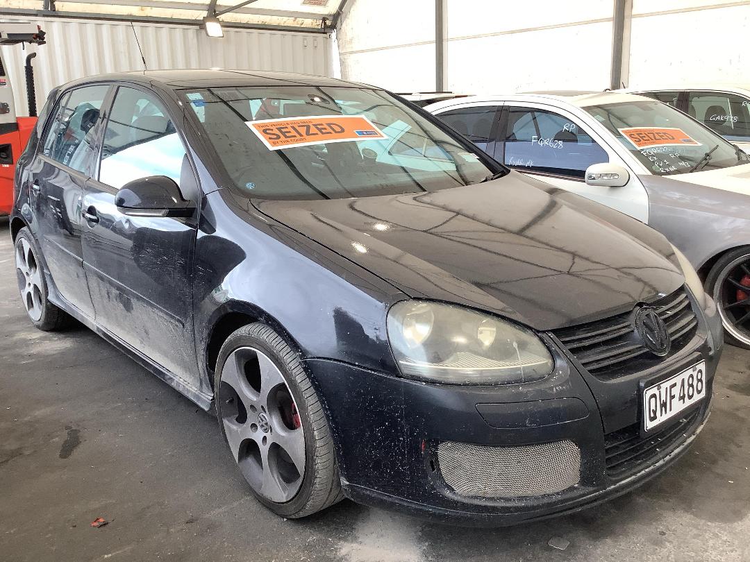 Photo '4' of Volkswagen Golf T GTI