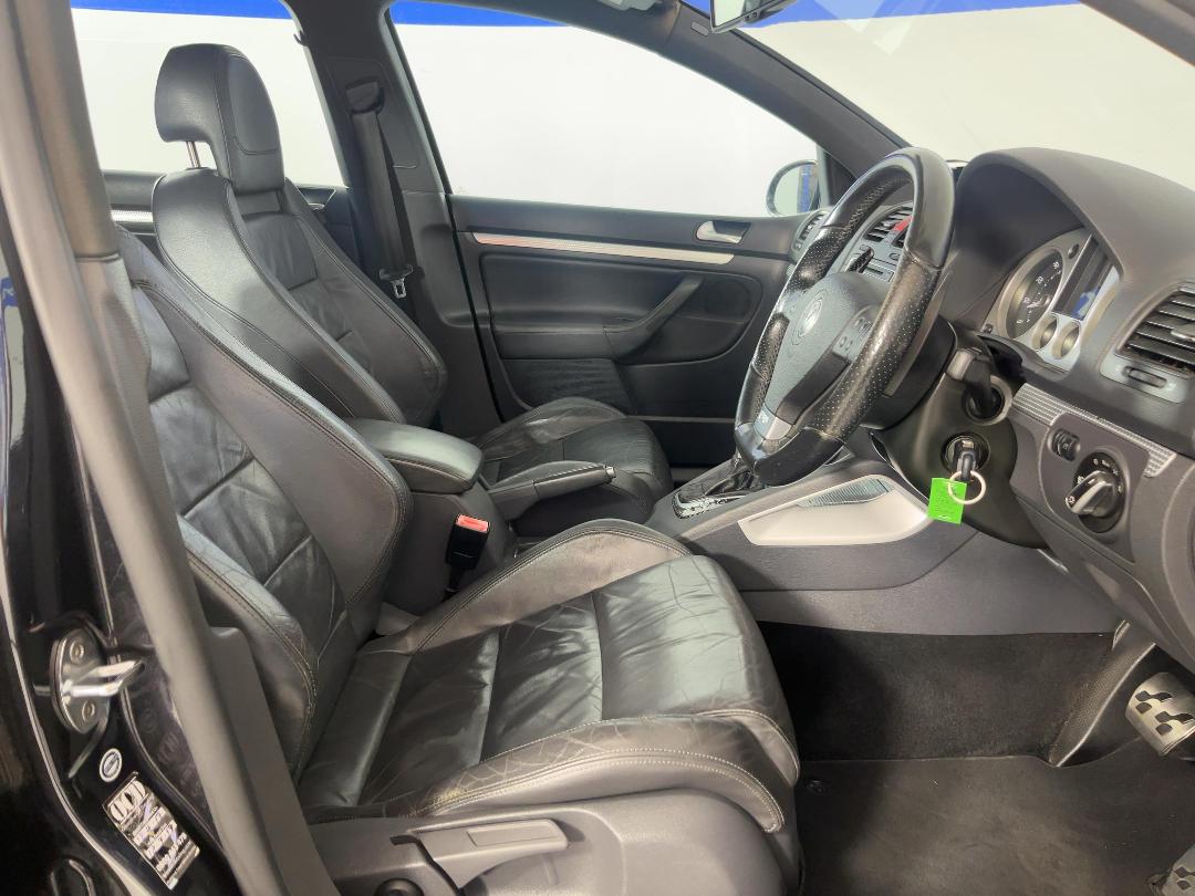 Photo '16' of Volkswagen Golf