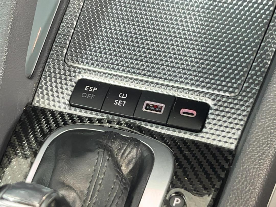 Photo '33' of Volkswagen Golf