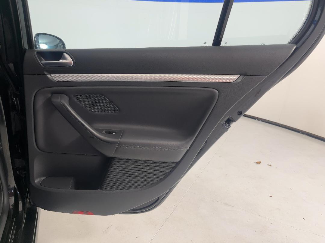 Photo '19' of Volkswagen Golf