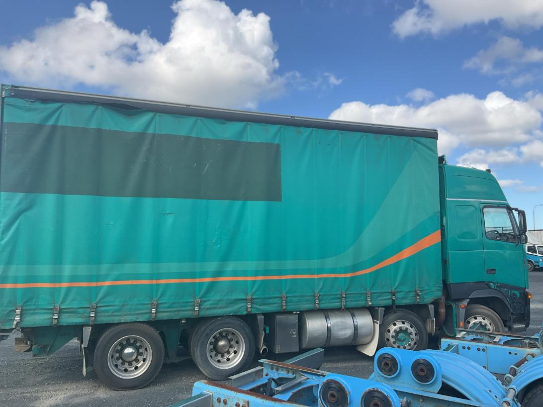 Photo '3' of Volvo FH 520 Curtainsider