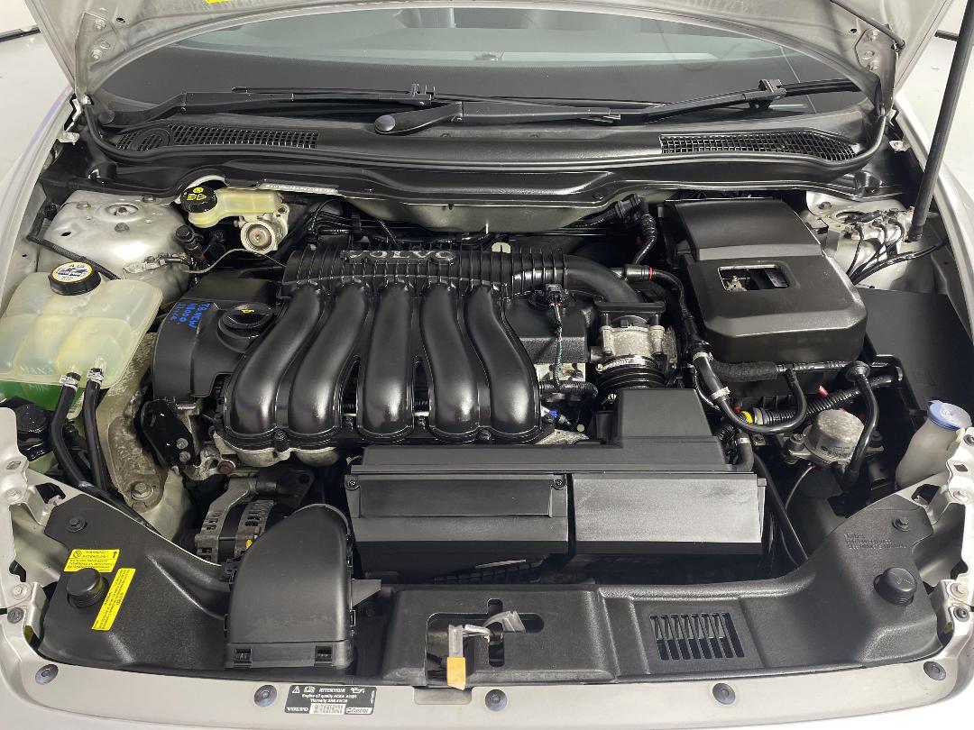 Photo '13' of Volvo V50