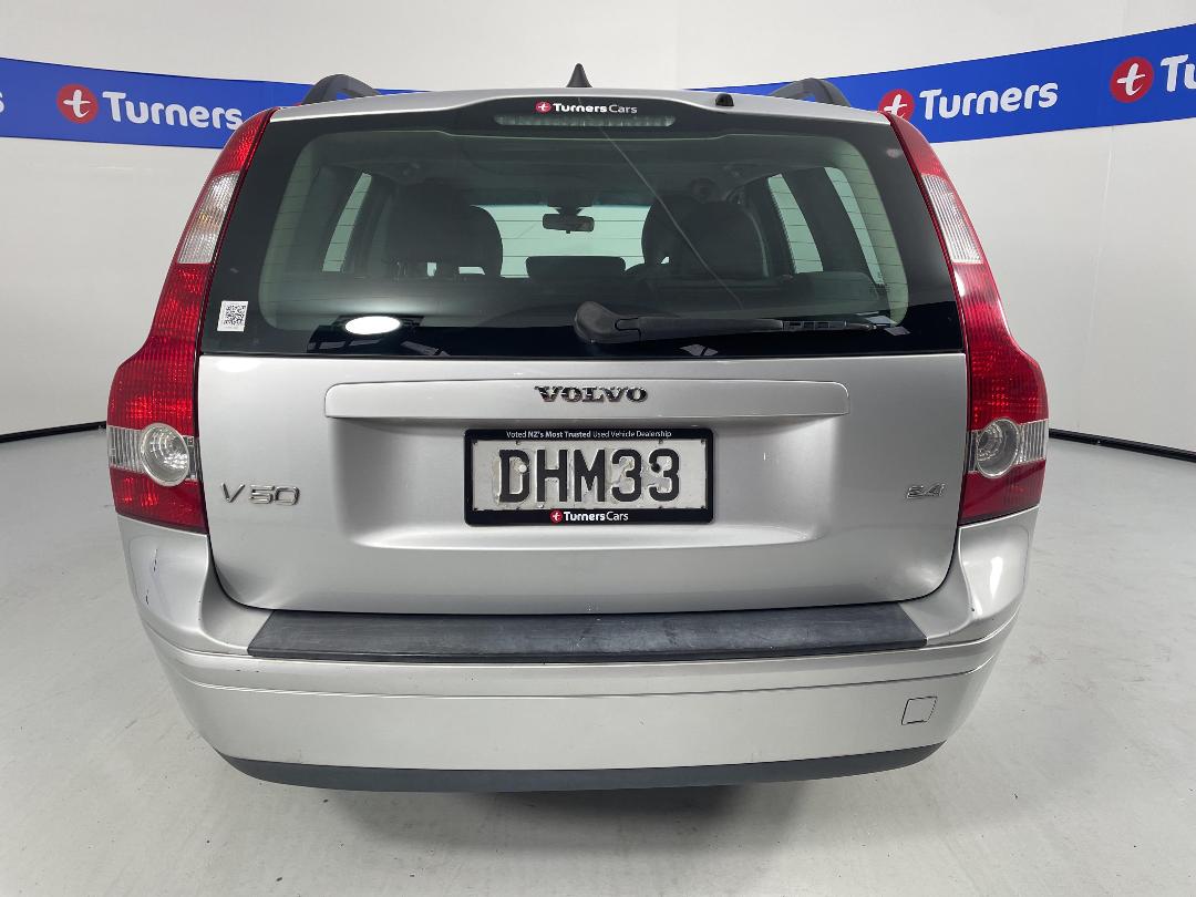 Photo '6' of Volvo V50