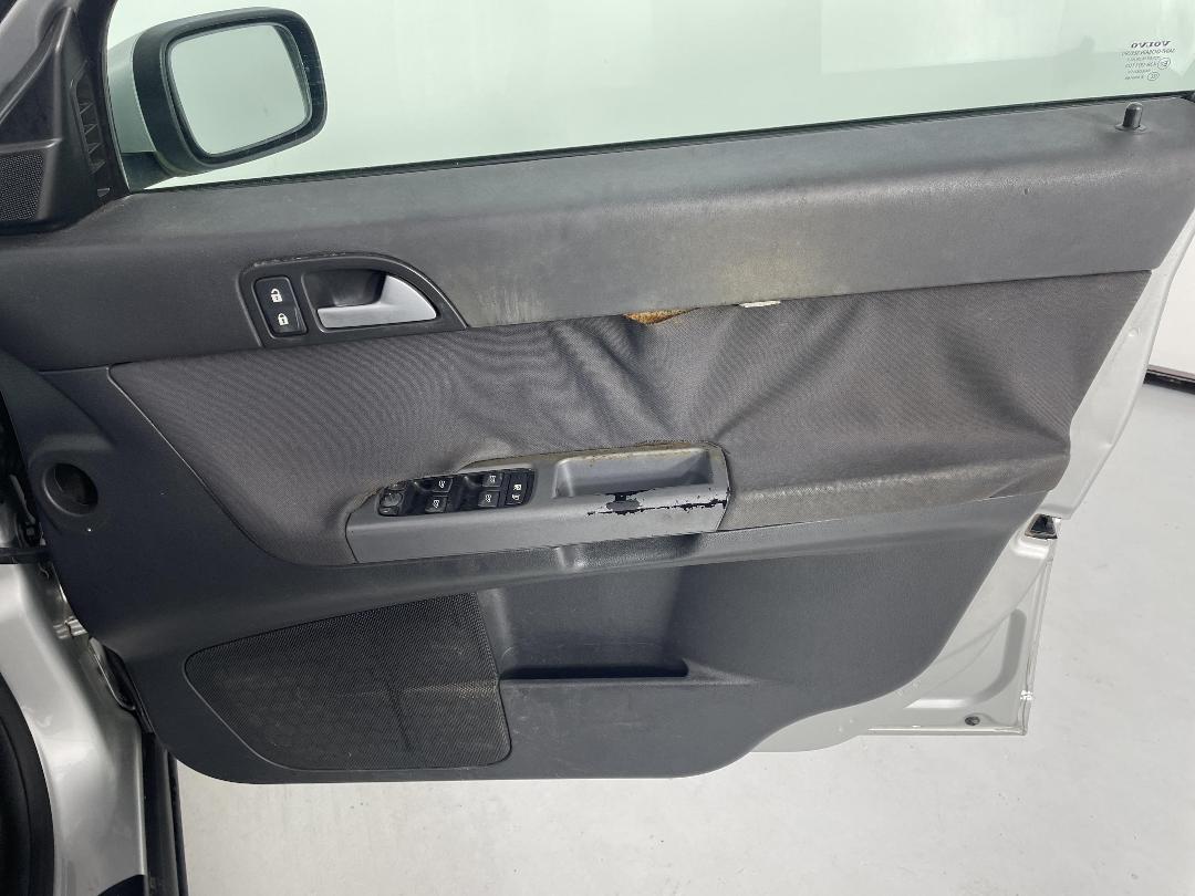 Photo '15' of Volvo V50