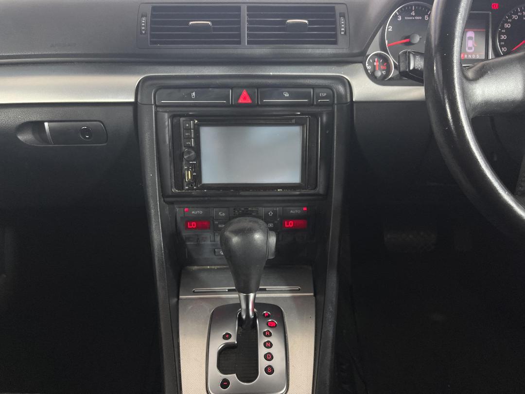 Photo '18' of Audi A4 Photo '18' of Audi A4