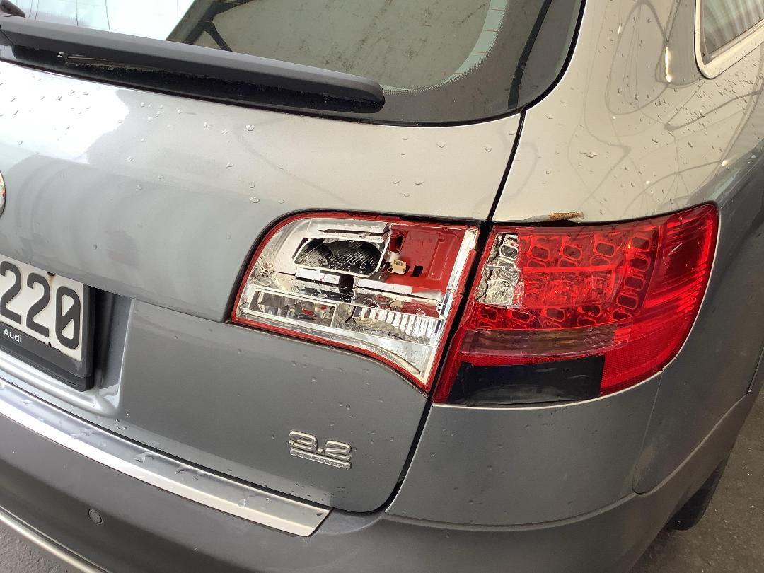 Photo '6' of Audi A6 Allroad 3.2 Quattro AIR Suspension