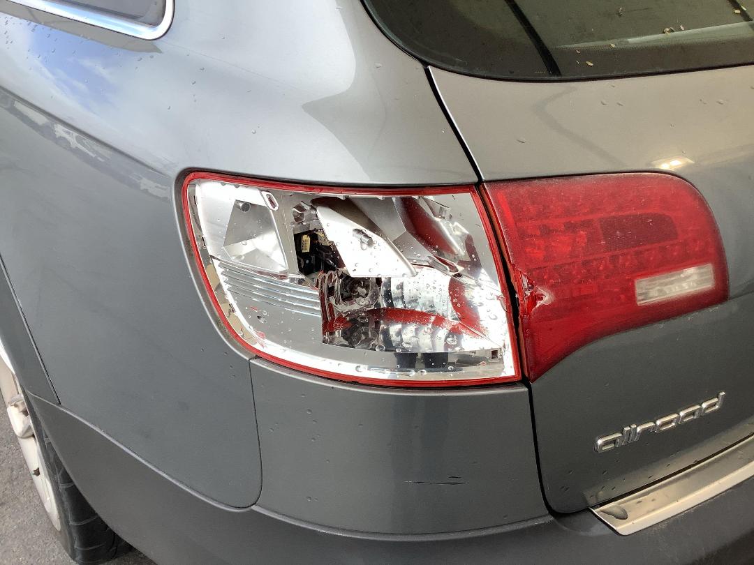 Photo '8' of Audi A6 Allroad 3.2 Quattro AIR Suspension