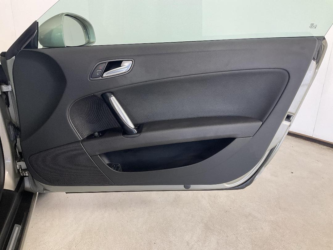 Photo '15' of Audi TT Photo '15' of Audi TT