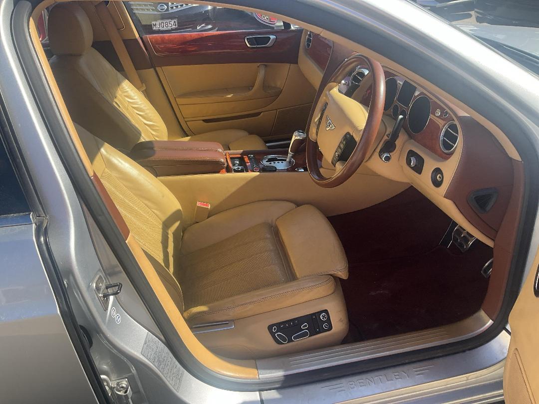 Photo '10' of Bentley Continental Photo '10' of Bentley Continental