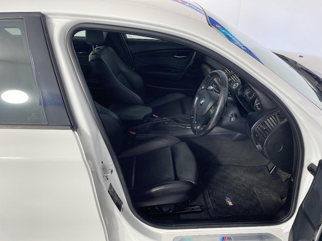 Photo '16' of BMW 130I