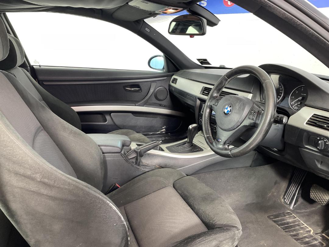 Photo '15' of BMW 320I Photo '15' of BMW 320I