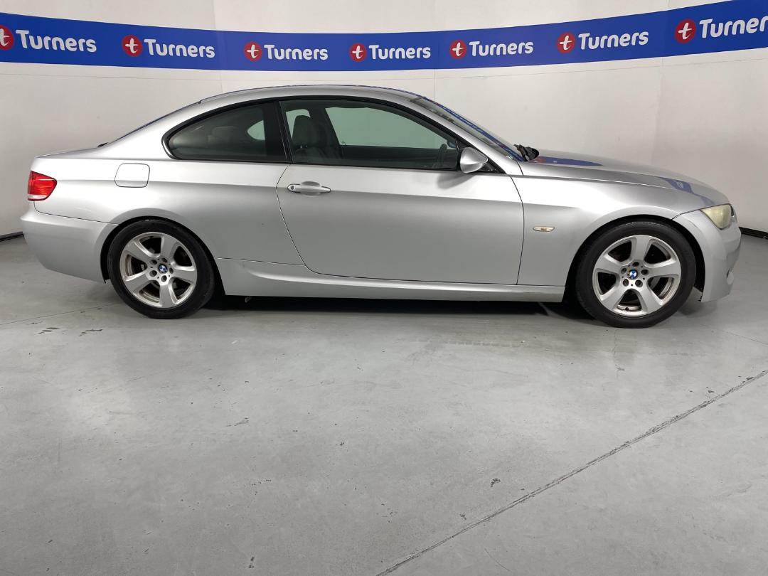 Photo '21' of BMW 320I Photo '21' of BMW 320I
