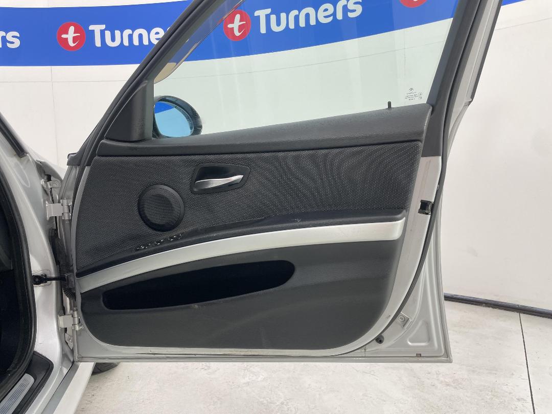 Photo '15' of BMW 320I