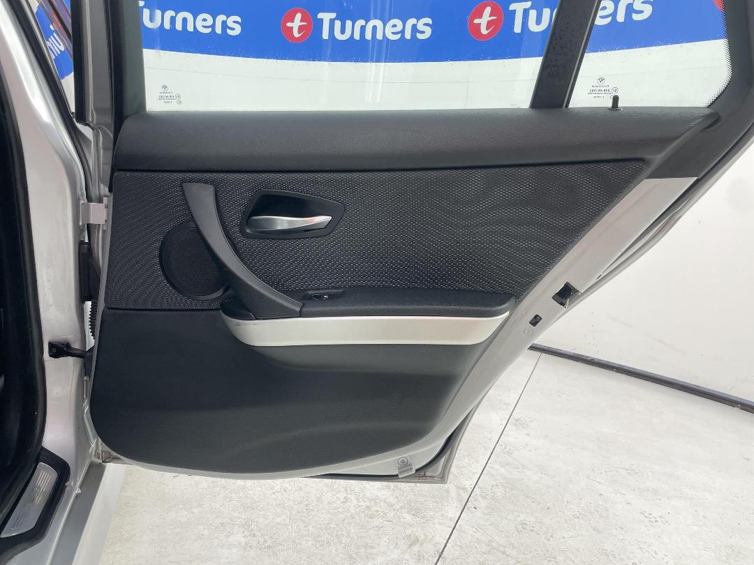 Photo '19' of BMW 320I