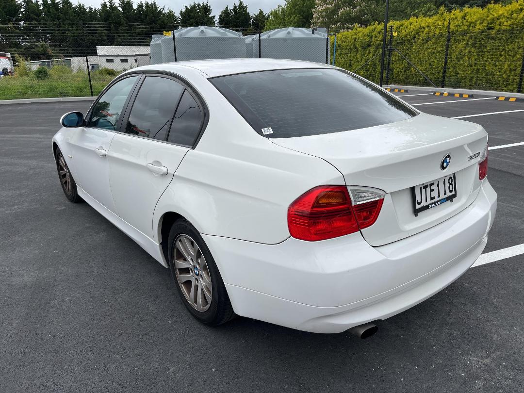 Photo '10' of BMW 320I Photo '10' of BMW 320I