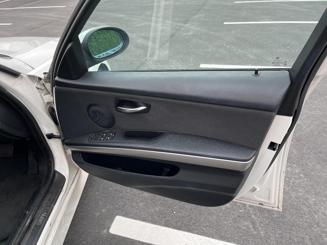 Photo '13' of BMW 320I Photo '13' of BMW 320I