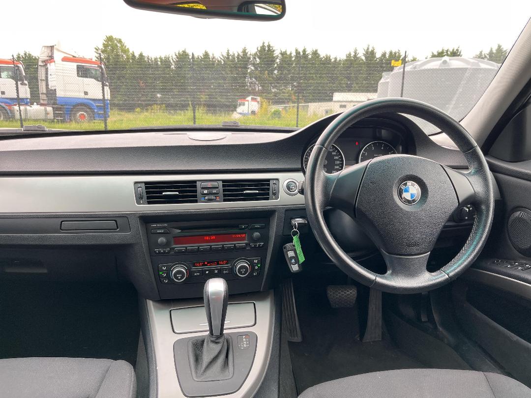 Photo '19' of BMW 320I Photo '19' of BMW 320I