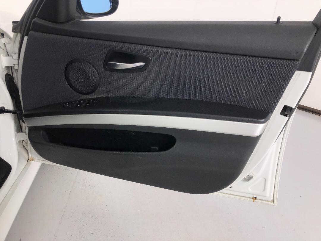 Photo '15' of BMW 320I Photo '15' of BMW 320I