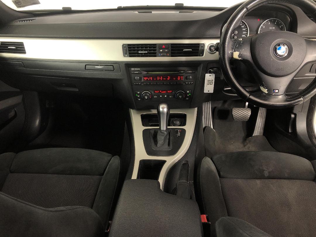 Photo '17' of BMW 320I Photo '17' of BMW 320I